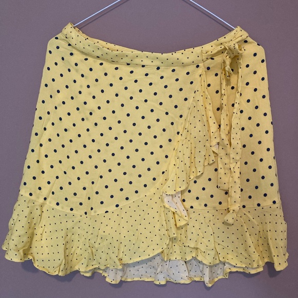 NWT Banana Republic Ruffle wrap mini skirt - size US 0 - polka dot in yellow - Picture 4 of 8